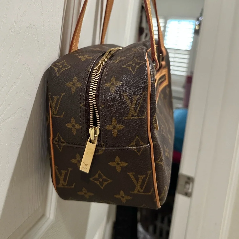 Louis Vuitton Cite bag